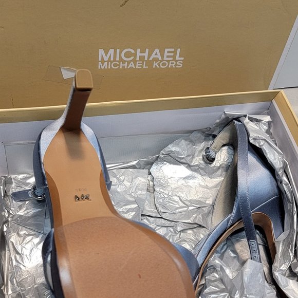Michael Kors Sandals Size 10.5 - Picture 1 of 2